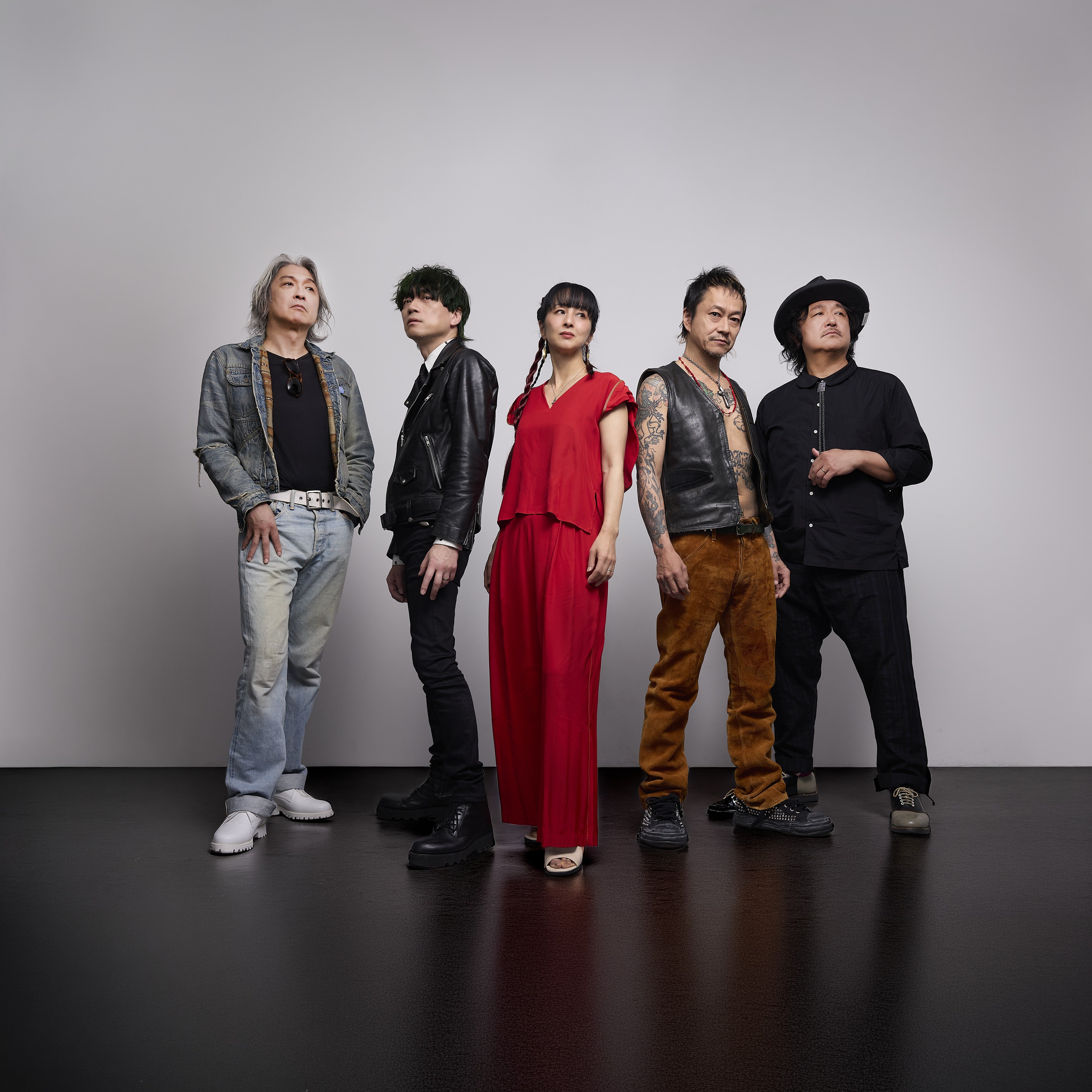 LOSALIOS – UNIVERSAL MUSIC STORE