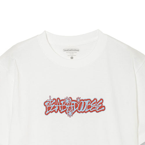 ビーバドゥービー / Beabadoobee Pop Up Store 2025 Beabadoobee Basic Logo S/S Tee【White】【グッズ】