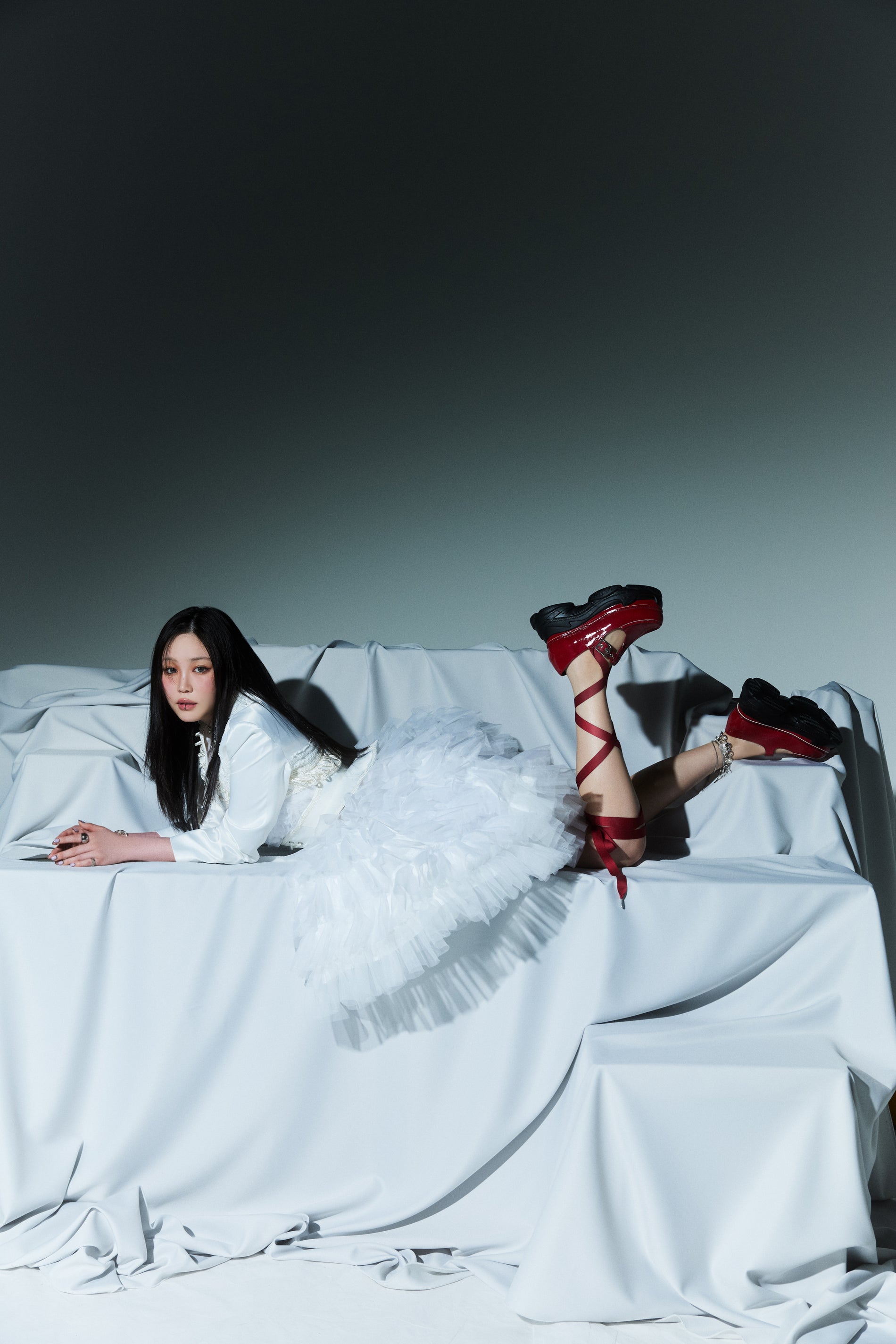 鷲尾伶菜 – UNIVERSAL MUSIC STORE