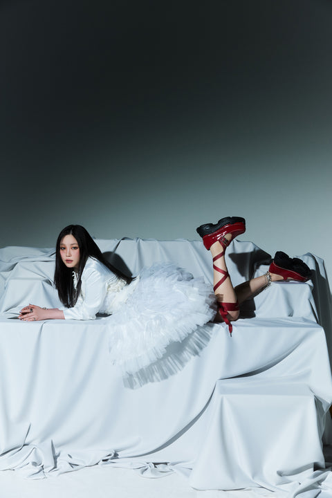 鷲尾伶菜　クッション（期間限定価格） 鷲尾伶菜 – UNIVERSAL MUSIC STORE