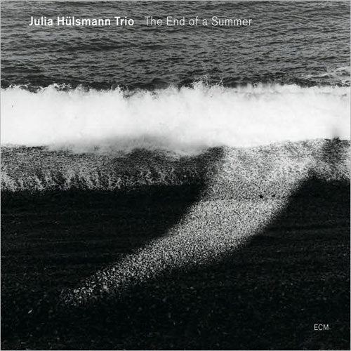 ジュリア・ハルスマン・トリオ / The End Of A Summer【直輸入盤】【CD】