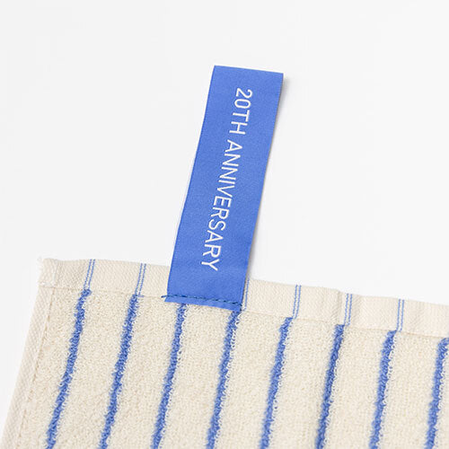 RADWIMPS / ＜受注販売②＞20th Anniversary 特別展「私たちはまだRADWIMPSを知らない」 VOQUE TING STAND ハンドタオル【WHITE】