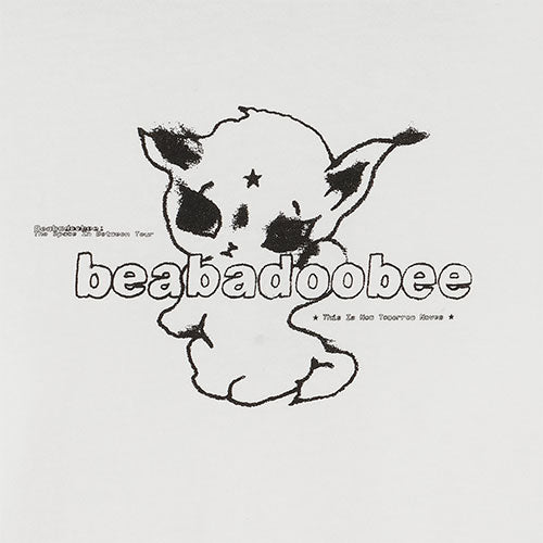 ビーバドゥービー / Beabadoobee Pop Up Store 2025 Beabadoobee L/S Tee【White】【グッズ】