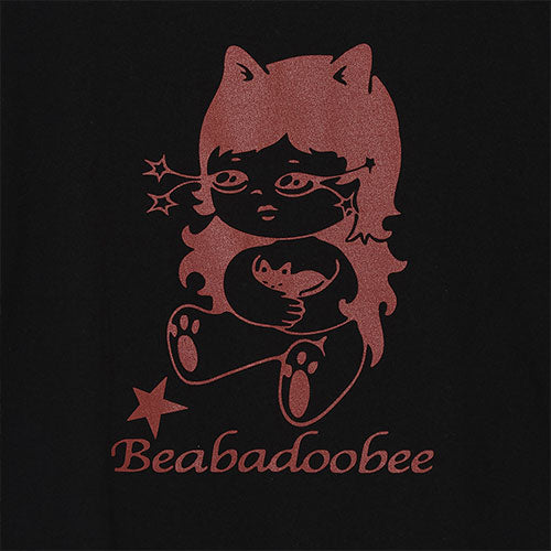 ビーバドゥービー / Beabadoobee Pop Up Store 2025 Beabadoobee Back Neck Logo S/S Tee【Black】【グッズ】