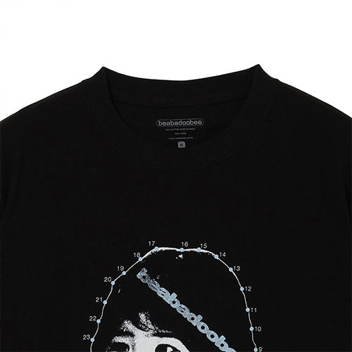ビーバドゥービー / Beabadoobee Pop Up Store 2025 Beabadoobee Double Graphic S/S Tee【Black】【グッズ】