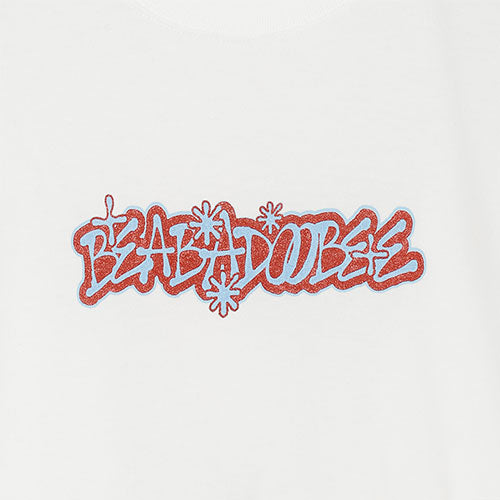 ビーバドゥービー / Beabadoobee Pop Up Store 2025 Beabadoobee Basic Logo S/S Tee【White】【グッズ】