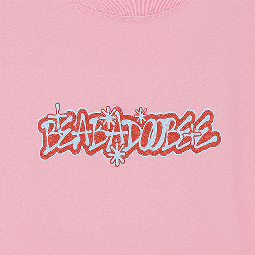 ビーバドゥービー / Beabadoobee Pop Up Store 2025 Beabadoobee Basic Logo S/S Tee【Pink】【グッズ】