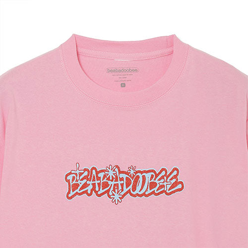 ビーバドゥービー / Beabadoobee Pop Up Store 2025 Beabadoobee Basic Logo S/S Tee【Pink】【グッズ】
