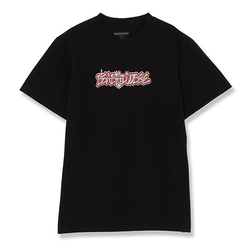 ビーバドゥービー / Beabadoobee Pop Up Store 2025 Beabadoobee Basic Logo S/S Tee【Black】【グッズ】