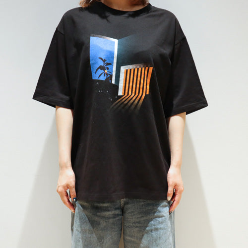 ヨルシカ / ＜受注販売＞二人称展　Tシャツ A　Black【グッズ】
