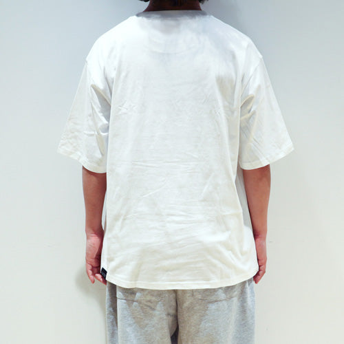 ヨルシカ / ＜受注販売＞二人称展　Tシャツ B　White【グッズ】