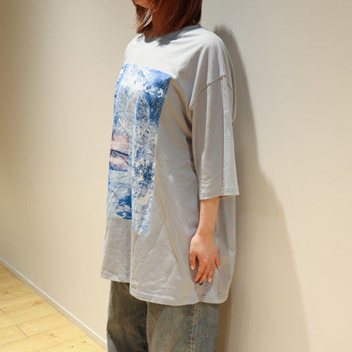 ヨルシカ / ＜受注販売＞二人称展　Tシャツ C　Blue Gray【グッズ】